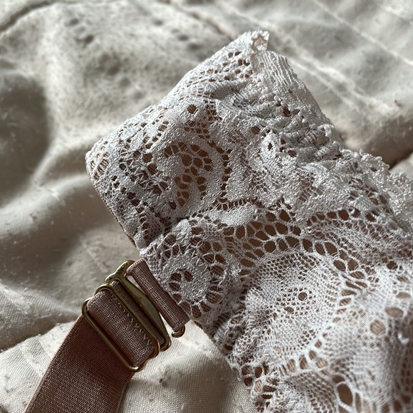 Cross back bra - Picture 2 of 2